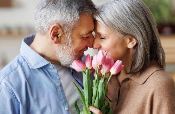 How to Stay Safe on Senior Dating Sites